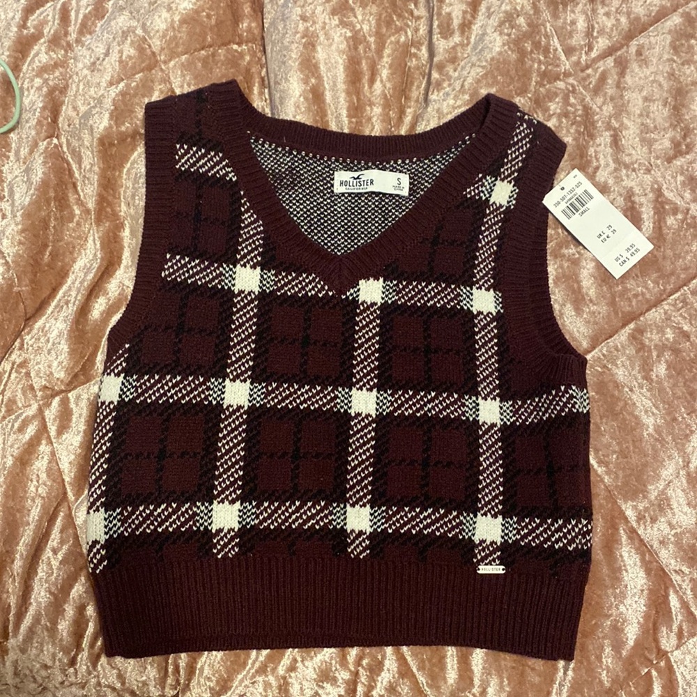 Holister cropped sweater vest